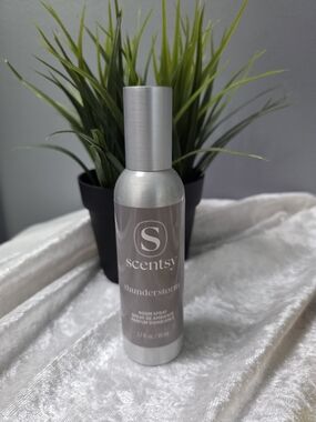 Scentsy Thunderstorm Room Spray - Silver/Grey